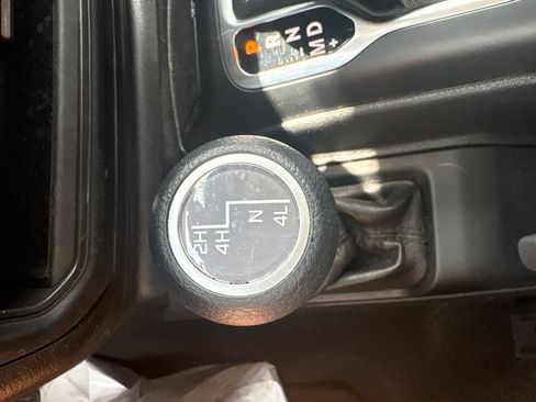 Used 2023 Jeep Gladiator Sport AWD/4WD image 23