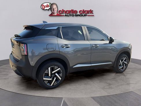Used 2025 Nissan Kicks SV FWD image 6