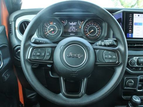 Used 2025 Jeep Wrangler Unlimited Sport AWD/4WD image 21