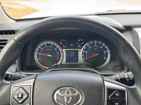 Used 2019 Toyota 4Runner SR5 AWD/4WD image 14
