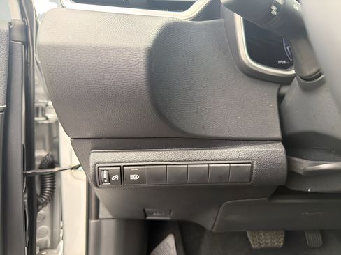 Used 2025 Toyota Corolla XSE FWD image 33