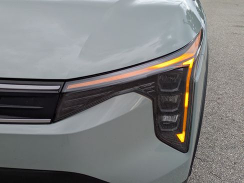 Used 2025 Kia K4 FWD image 10