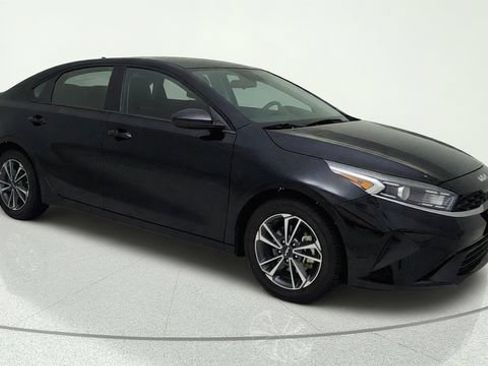Used 2024 Kia Forte LXS FWD image 7