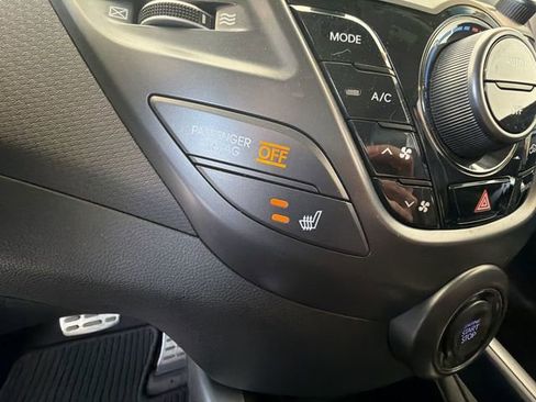 Used 2014 Hyundai Veloster Turbo w/ Turbo Technology Package 04 FWD image 29
