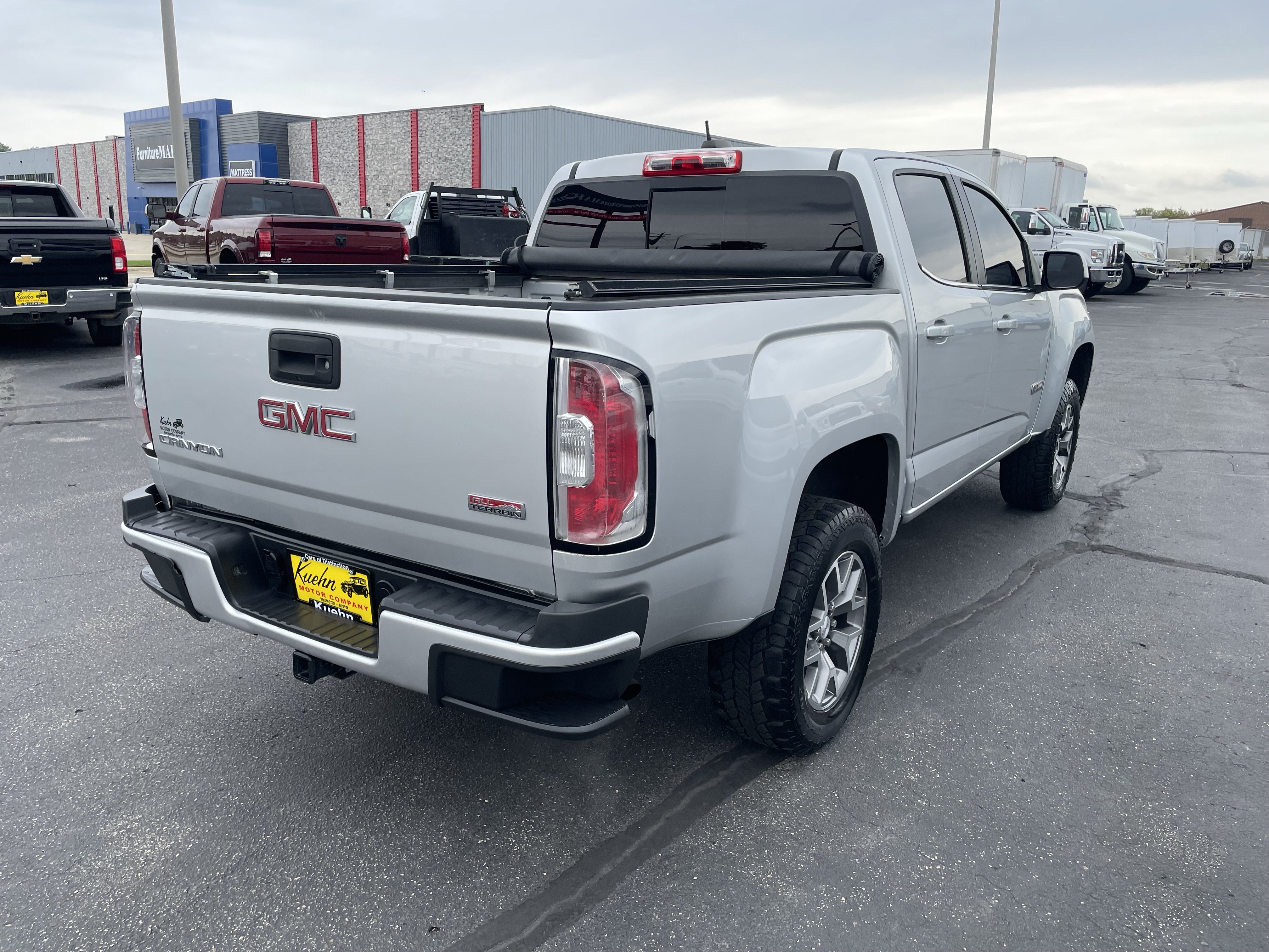 Used 2017 GMC Canyon SLE w/ All Terrain Package AWD/4WD image 8
