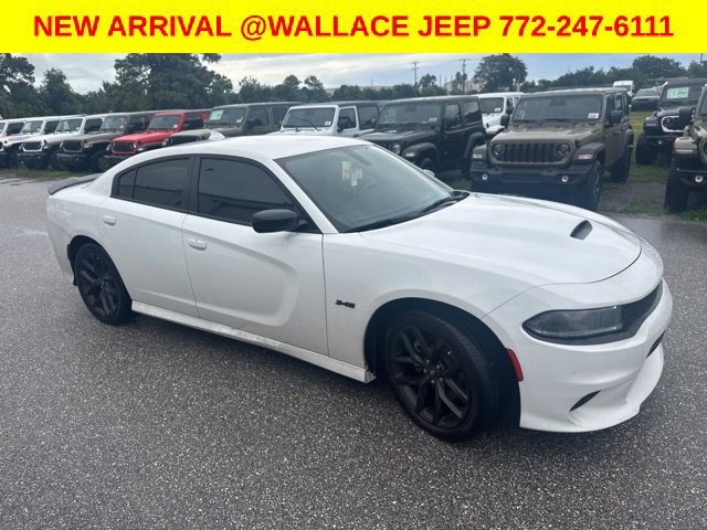 Used 2023 Dodge Charger R/T w/ Blacktop Package RWD image 3