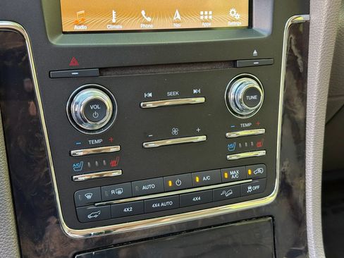 Used 2017 Lincoln Navigator L Select image 26