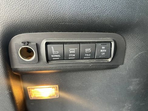 Used 2016 Ford Explorer Platinum AWD/4WD image 26