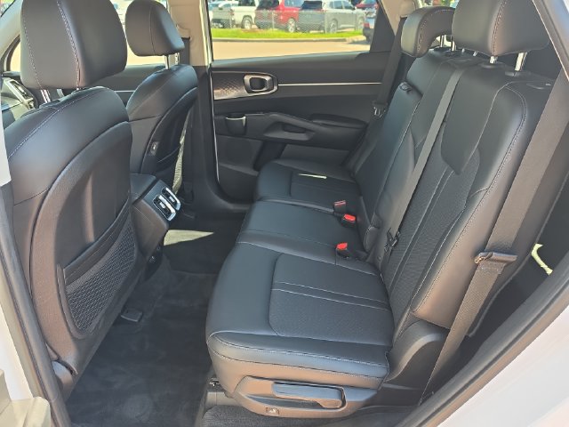 Used 2022 Kia Sorento S FWD image 19