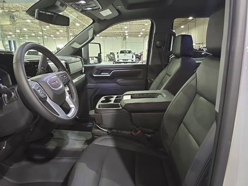 Used 2025 GMC Sierra 2500 SLT AWD/4WD image 18