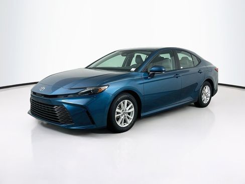 Used 2026 Toyota Camry LE FWD image 3