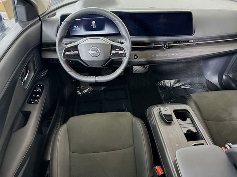 Used 2025 Nissan Ariya AWD image 4