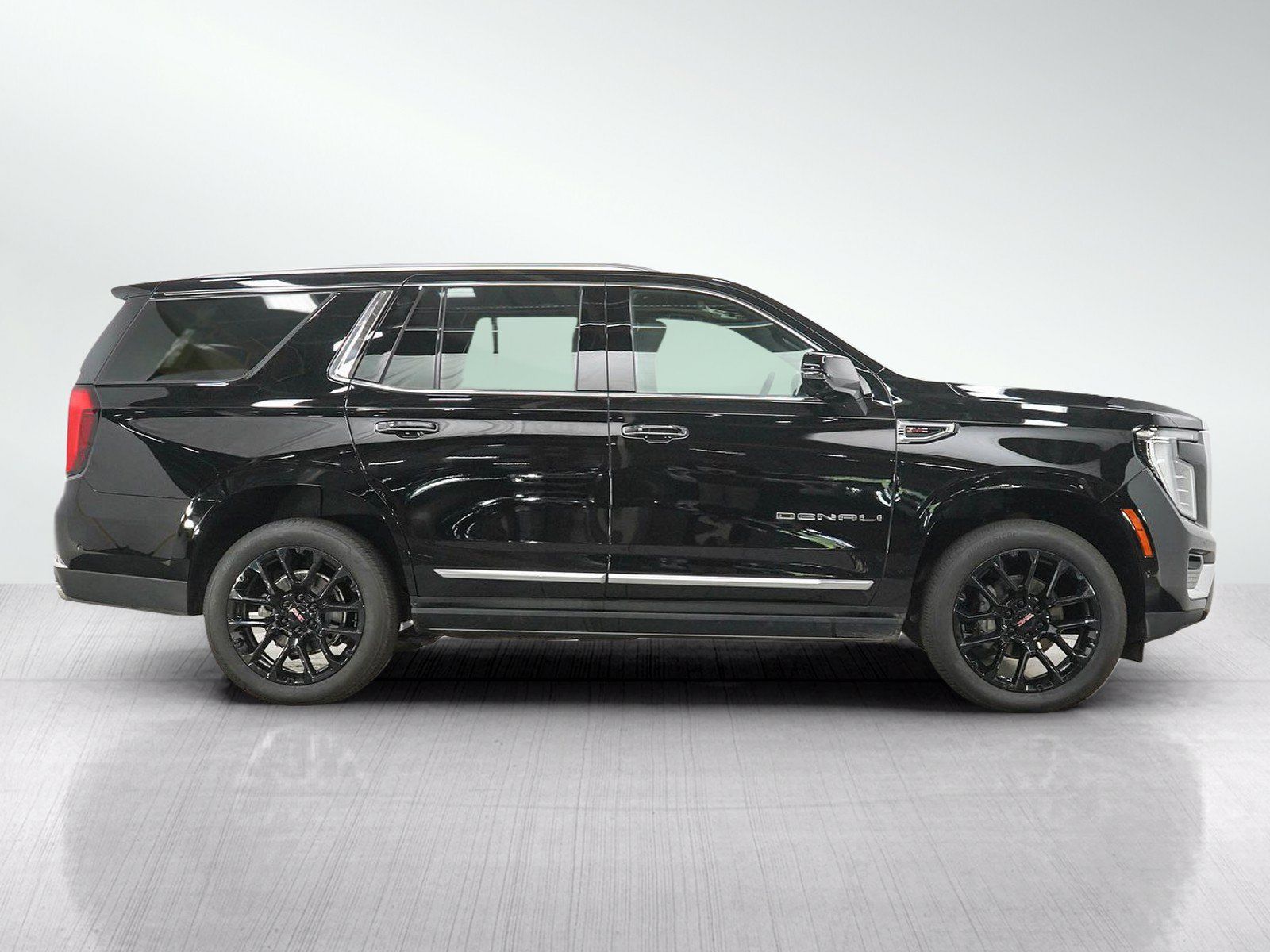 Used 2025 GMC Yukon Denali w/ Denali Reserve Package AWD/4WD image 6