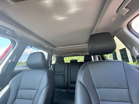 Used 2024 Nissan Rogue SL w/ SL Premium Package FWD image 32
