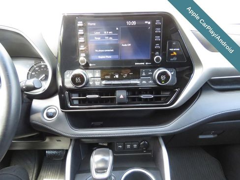 Used 2020 Toyota Highlander XLE AWD/4WD image 28