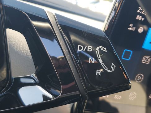 Used 2023 Volkswagen ID.4 Pro image 22