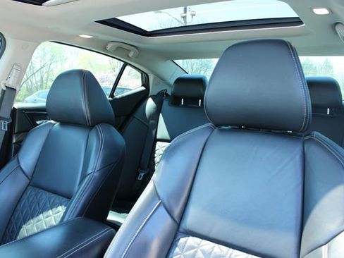 Used 2016 Nissan Maxima Platinum image 15