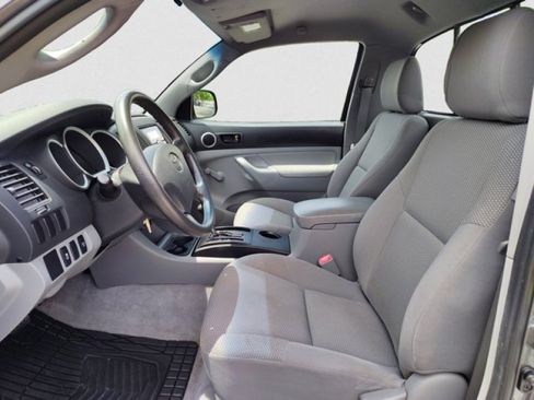Used 2011 Toyota Tacoma 4x4 Regular Cab image 10