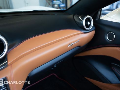 Used 2016 Ferrari California T image 28