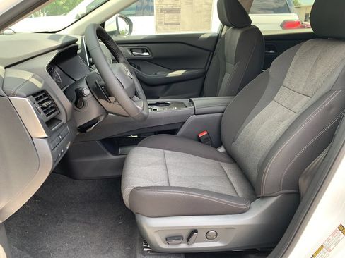 New 2026 Nissan Rogue SV FWD image 9