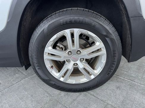 Used 2020 GMC Terrain SLE image 4