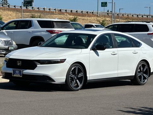 Used 2023 Honda Accord Sport image 7