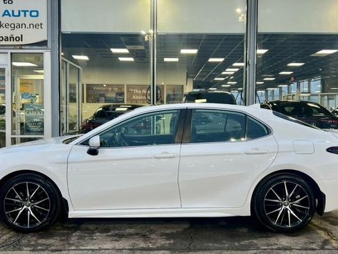 Used 2021 Toyota Camry SE image 34