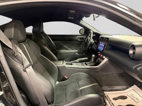 Used 2022 Toyota GR86 Premium w/ ALL Weather Mat Package (TMS) RWD image 24