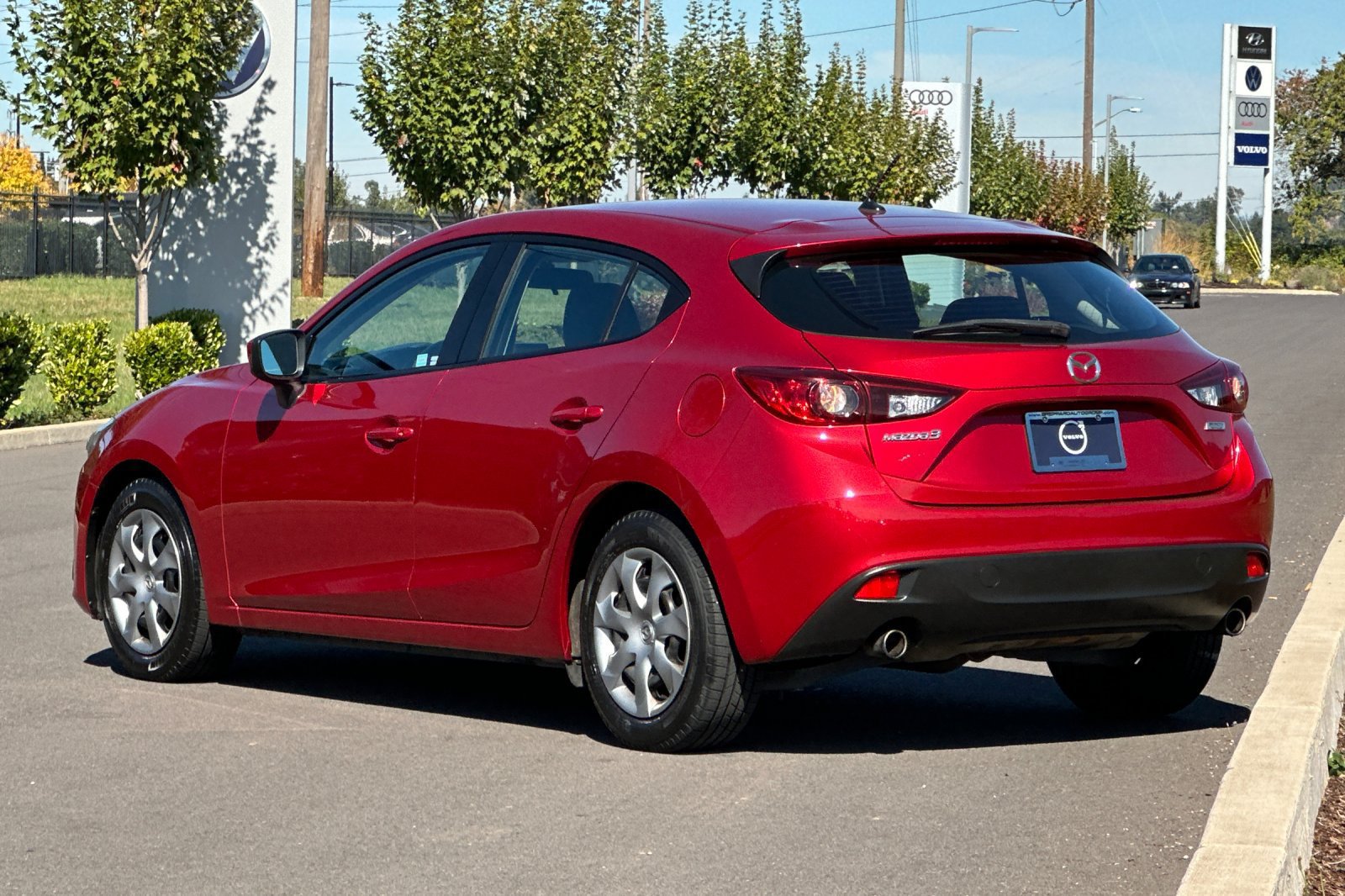 Used 2015 MAZDA MAZDA3 i Sport FWD image 5