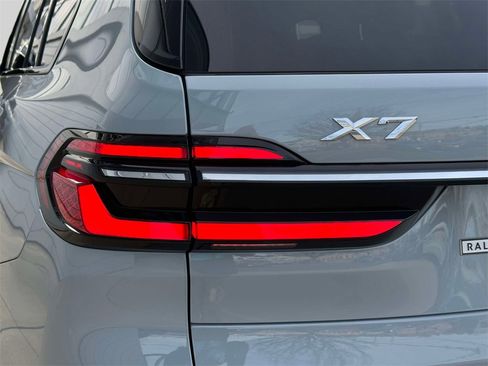 Certified 2023 BMW X7 xDrive40i w/ M Sport Package image 11