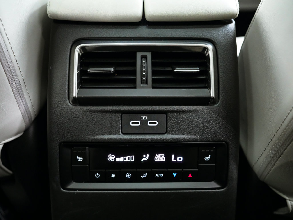 Used 2024 MAZDA CX-90 Plug-In Hybrid w/ Premium Plus AWD/4WD image 40