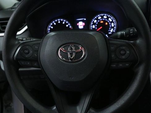 Used 2021 Toyota RAV4 XLE w/ Convenience Package FWD image 17