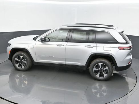New 2024 Jeep Grand Cherokee Limited 4xe image 45