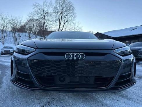 Used 2023 Audi e-tron GT Premium Plus image 2
