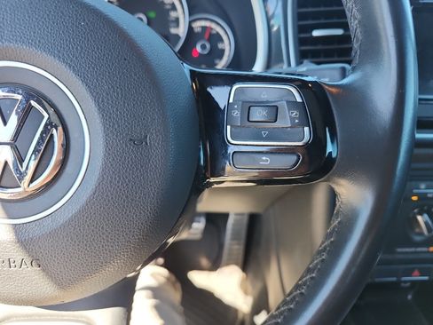 Used 2014 Volkswagen Beetle R-Line FWD image 20
