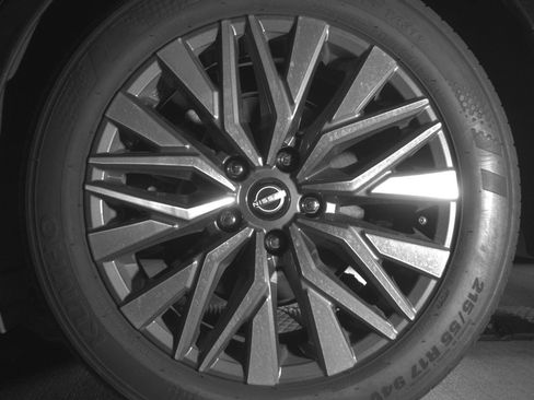 Used 2025 Nissan Altima 2.5 SV image 14