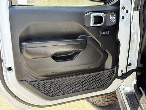 Used 2021 Jeep Gladiator Mojave AWD/4WD image 21