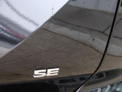 New 2026 Mitsubishi Outlander SE image 9