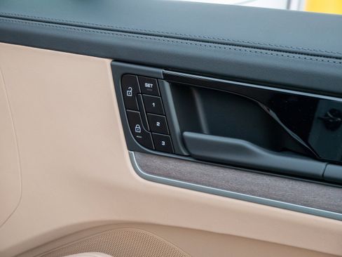 New 2026 Porsche Cayenne AWD/4WD image 31