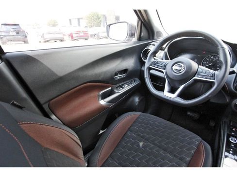 Used 2023 Nissan Kicks SR FWD image 6