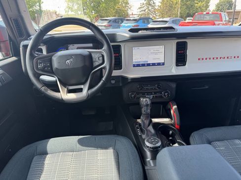 Used 2023 Ford Bronco Heritage Edition AWD/4WD image 9