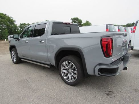 Used 2025 GMC Sierra 1500 Denali w/ Denali Reserve Package AWD/4WD image 7