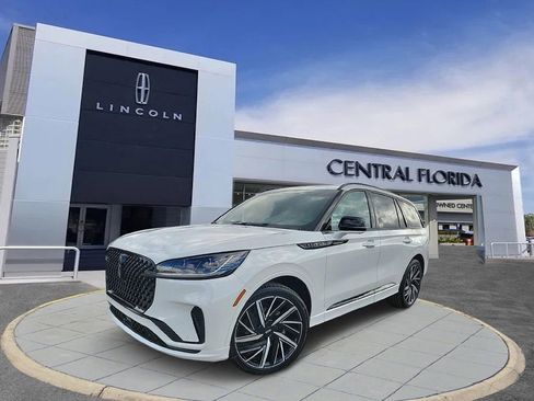 New 2025 Lincoln Aviator Black Label w/ Jet Appearance Package AWD/4WD image 30