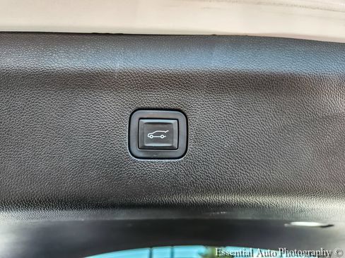 Used 2018 Buick Enclave Avenir w/ Avenir Technology Package AWD/4WD image 22