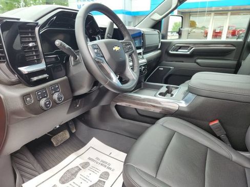 Used 2024 Chevrolet Silverado 2500 LTZ w/ LTZ Premium Package AWD/4WD image 16