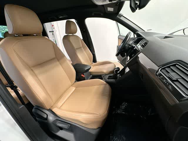 Used 2023 Volkswagen Tiguan SE R-Line FWD image 23