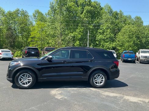 New 2026 Ford Explorer Active RWD image 8