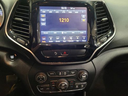 Used 2019 Jeep Cherokee Limited AWD/4WD image 25