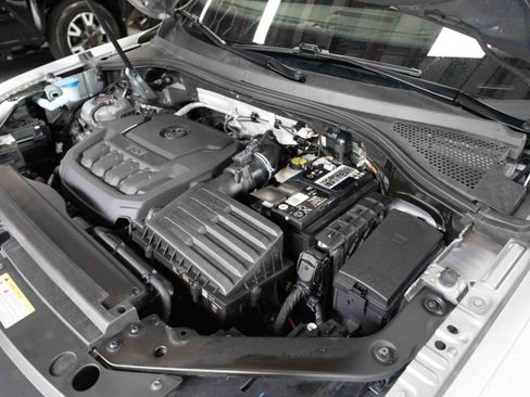 Used 2022 Volkswagen Tiguan SE R-Line AWD/4WD image 34