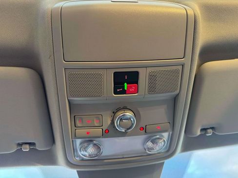 Used 2022 Volkswagen Passat 2.0T SE image 31